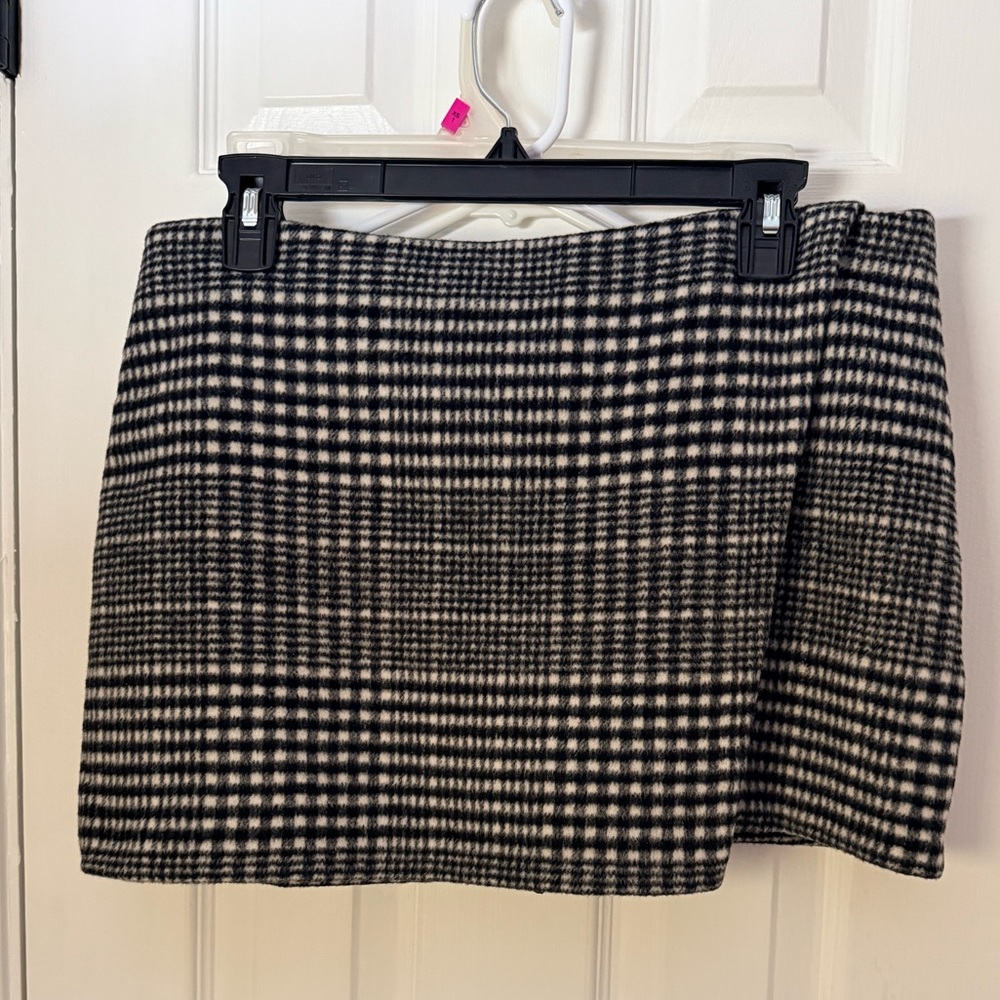Abercrombie & Fitch Mid Rise Wrap Skort